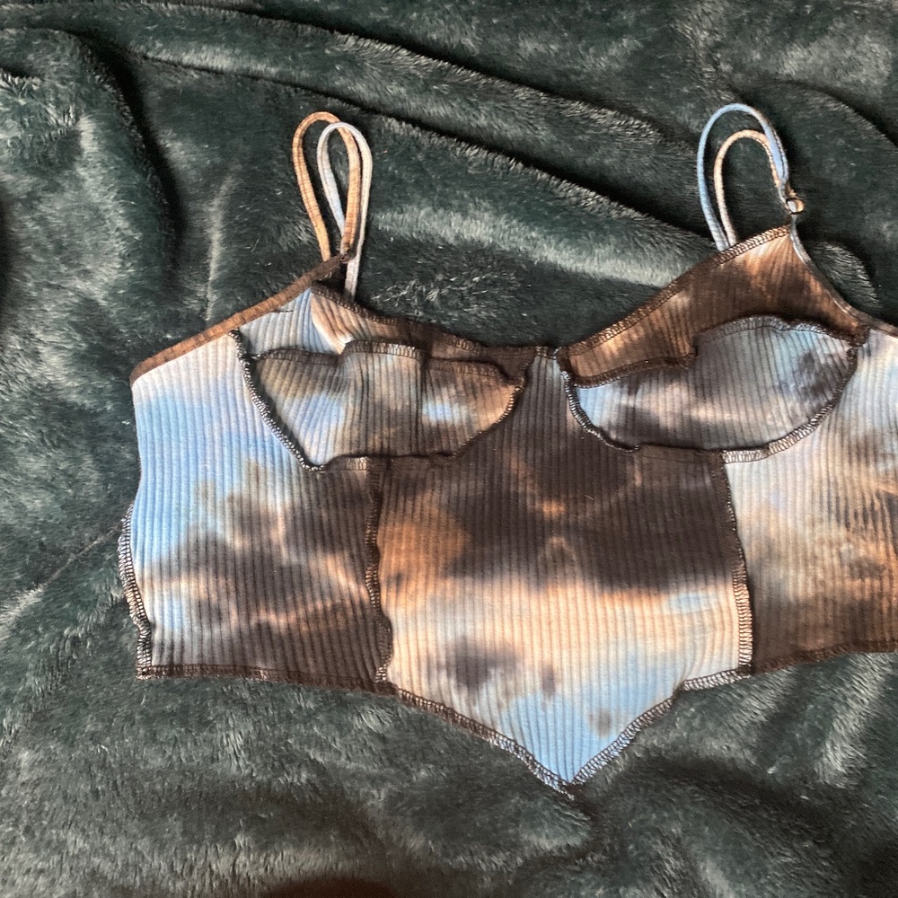 cropped tank top